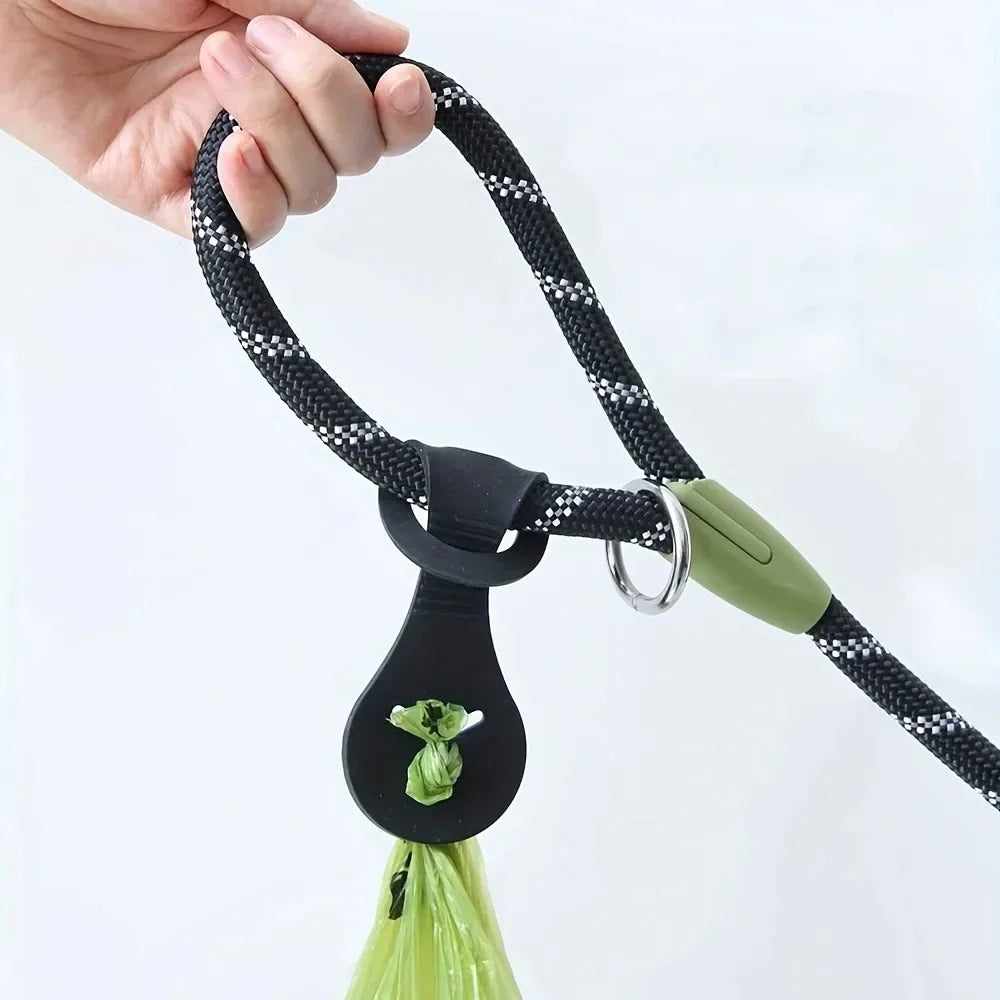Silicone Dog Poop Bag Holder Leash Clip Pet Poop Bag Dispenser Hands-Free Clip Dog Products Outdoor Travel Pet Waste Bag Holder